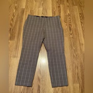 Dress pants plaid for women size 16 brand a new Dey brown and white color